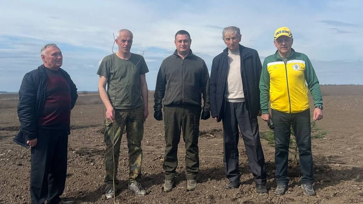 На Коломийщині висадили дерева на лісозахисній смузі 1