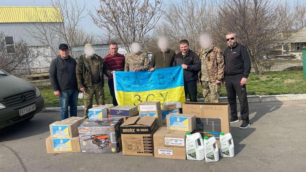 Надвірнянці вирушили на Схід з гуманітарною допомогою 1