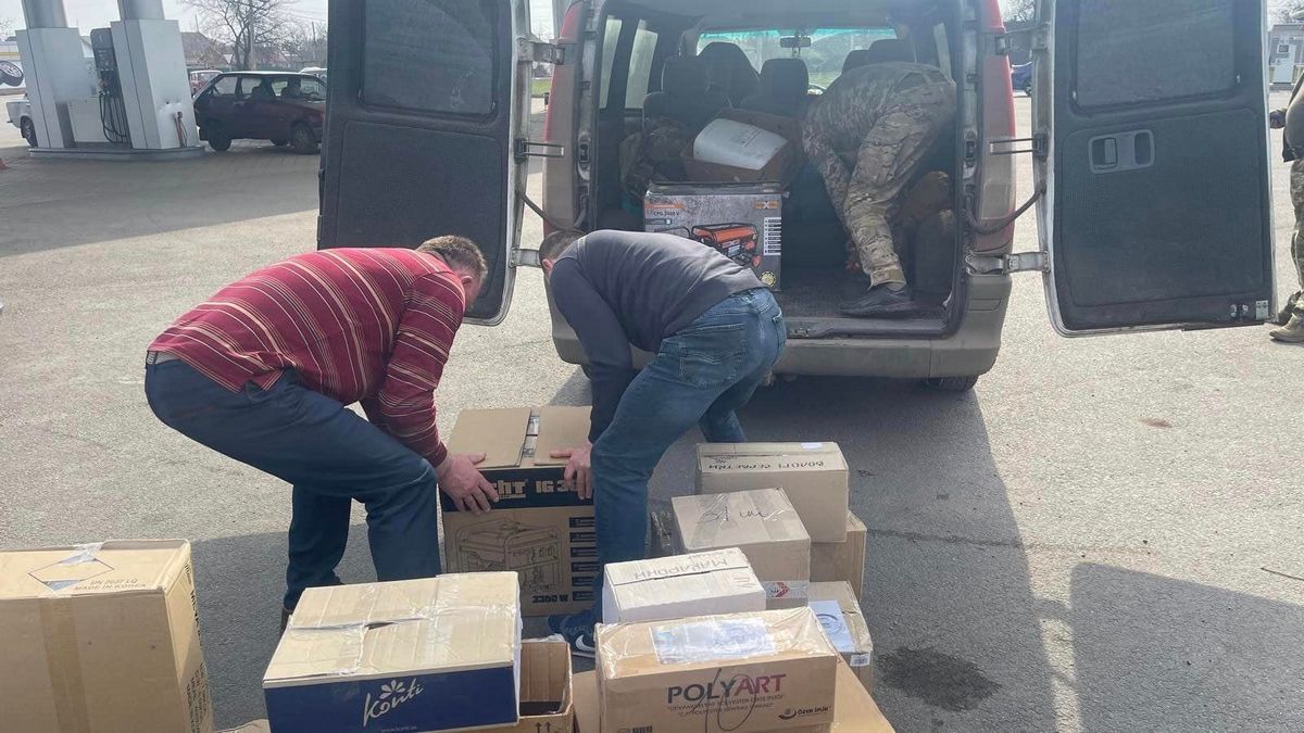 Надвірнянці вирушили на Схід з гуманітарною допомогою 2