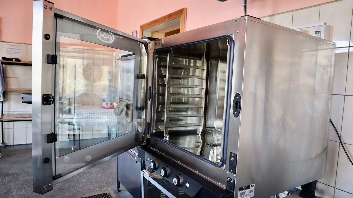 У Коломийському ліцеї №8 з'явився пароконвектомат за майже 99 тис грн 3