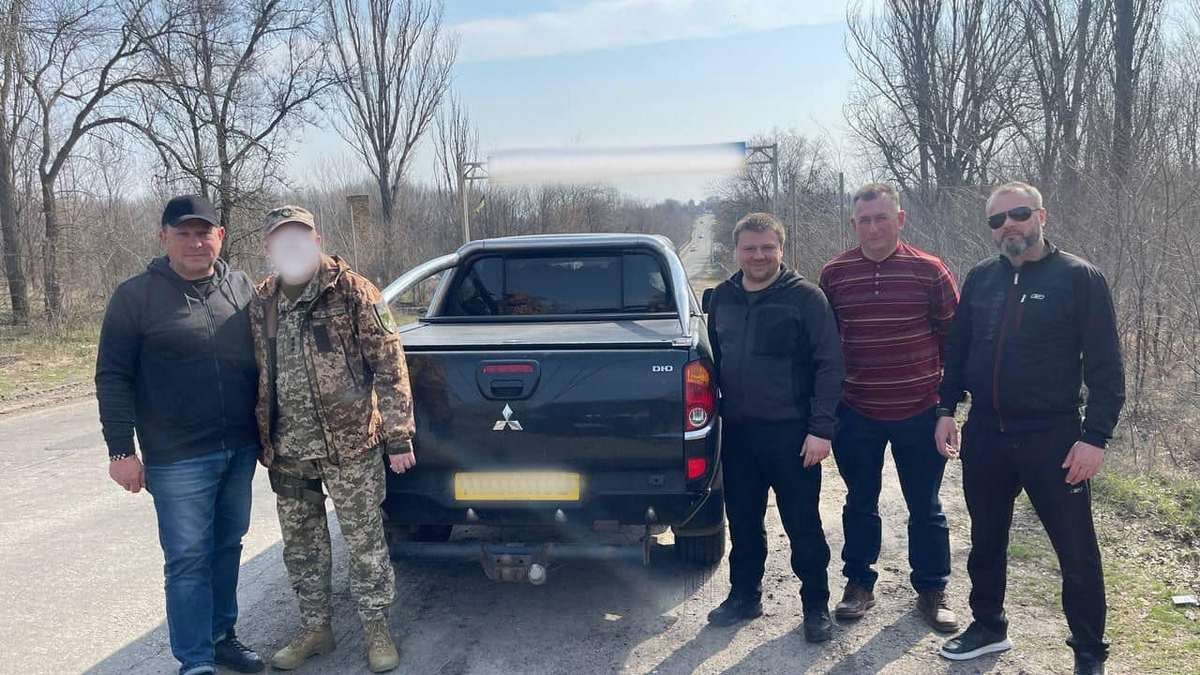 Міський голова Надвірної відзвітував про поїздку на фронт 1