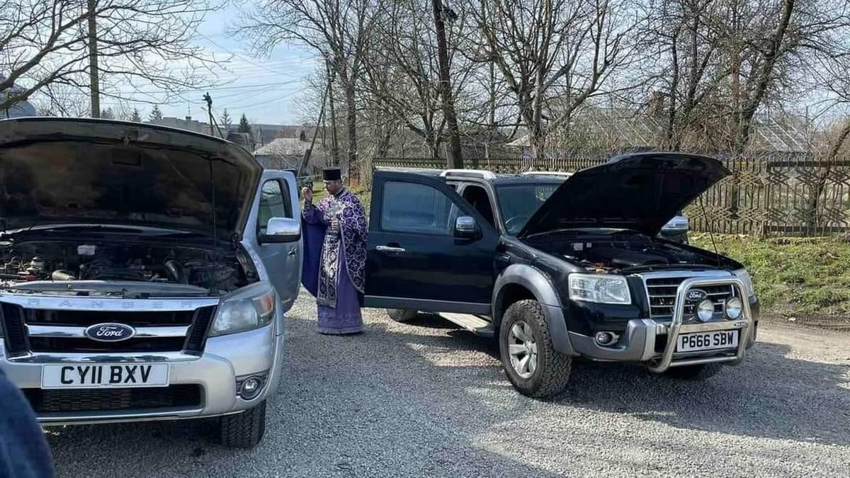 Дві автівки для захисників придбали на Городенківщині 1
