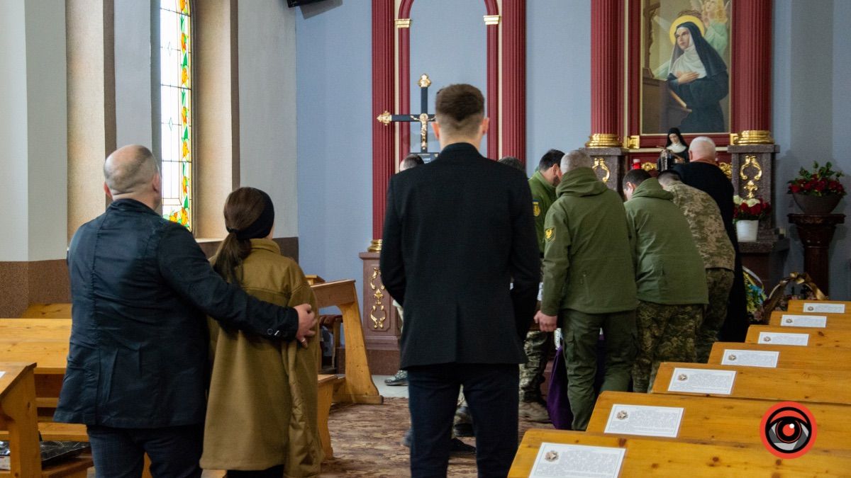 Коломия на колінах зустріла Героя Назарія Цигана 10