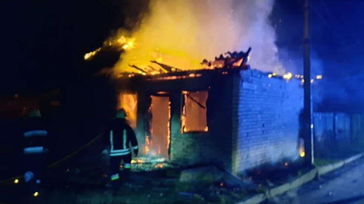 Вночі у Коломиї горів будинок: дві людини загинули 1