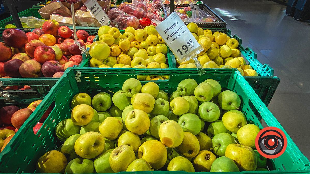 Скільки коштують фрукти та овочі на базарі й супермаркетах Коломиї? 4