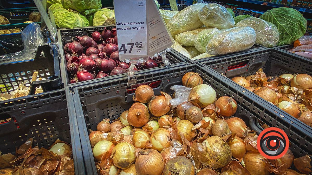 Скільки коштують фрукти та овочі на базарі й супермаркетах Коломиї? 8