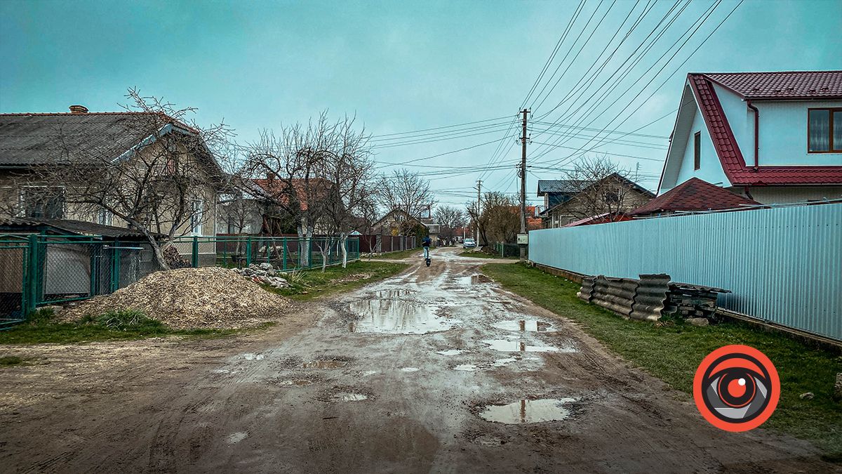 Щоб не тільки назва гарна: коломияни просять ремонту на вулиці Бетховена 1