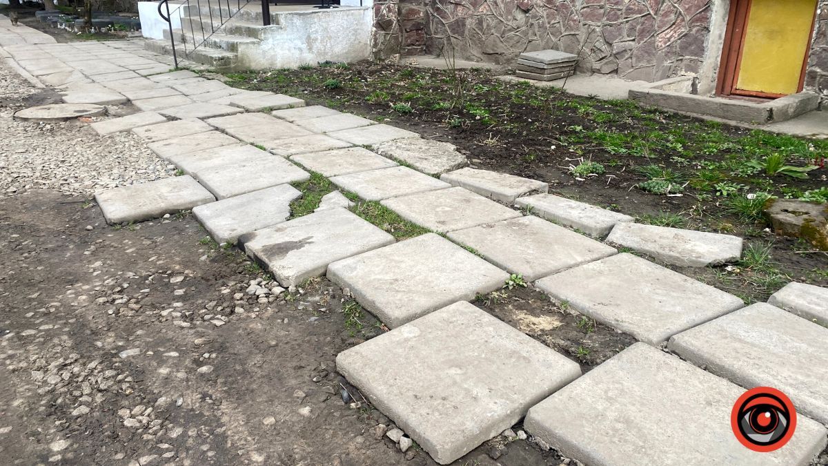 Міжбудинковий заїзд на вул. Заньковецької потребує ремонту 5