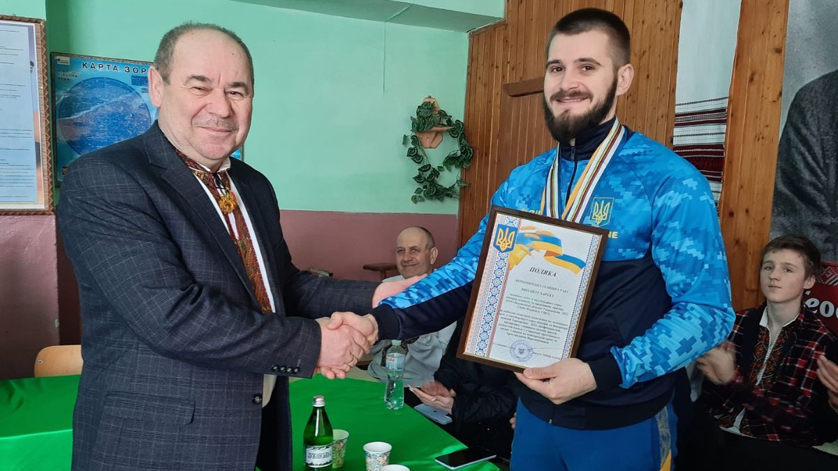 У Верховині відбулася зустріч з Чемпіоном світу зі сноубордингу серед юніорів Михайлом Харуком 3