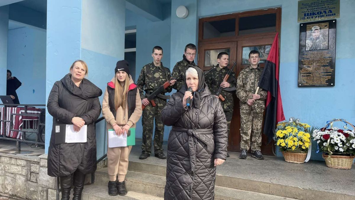 Меморіальну дошку на честь Героя Богдана Книшука відкрили у Космачі