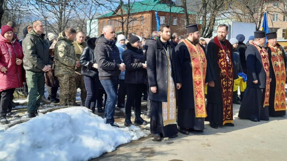 На Верховинщину повернувся загиблий Герой Дмитро Мацепа 2