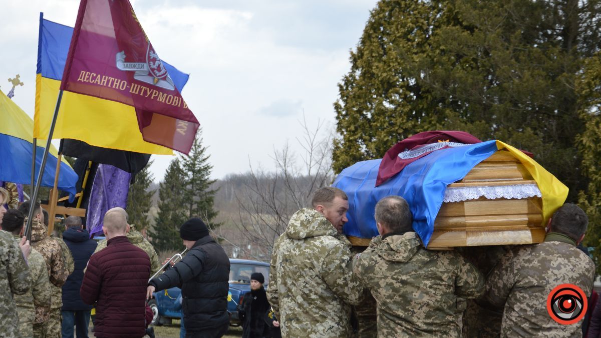 Коломийщина прощається з Героєм Андрієм Луканюком 13