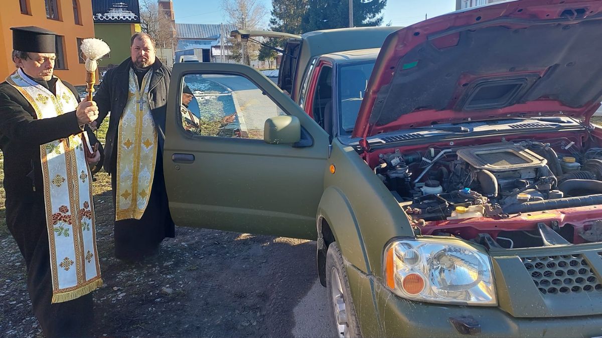 Отинійщина передала автомобілі та гуманітарну допомогу військовим на фронт 3