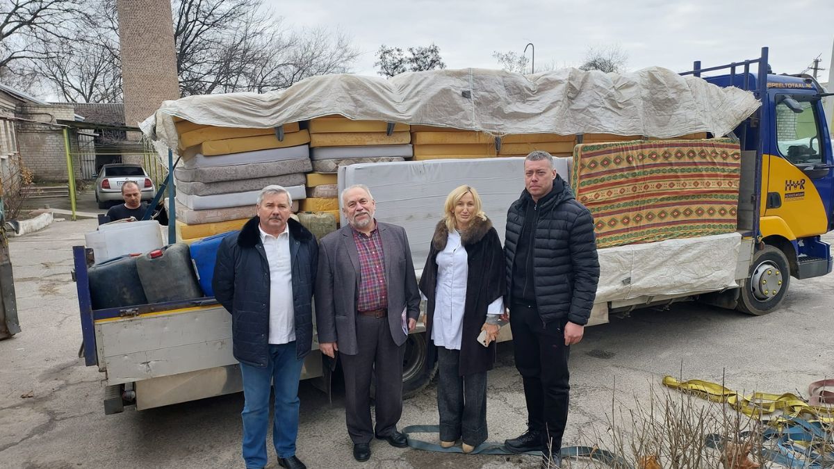 Отинійщина передала автомобілі та гуманітарну допомогу військовим на фронт 1