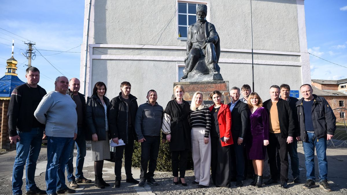 Громади Косівщини та Верховинщини отримали генератори для "Пунктів незламності" 3