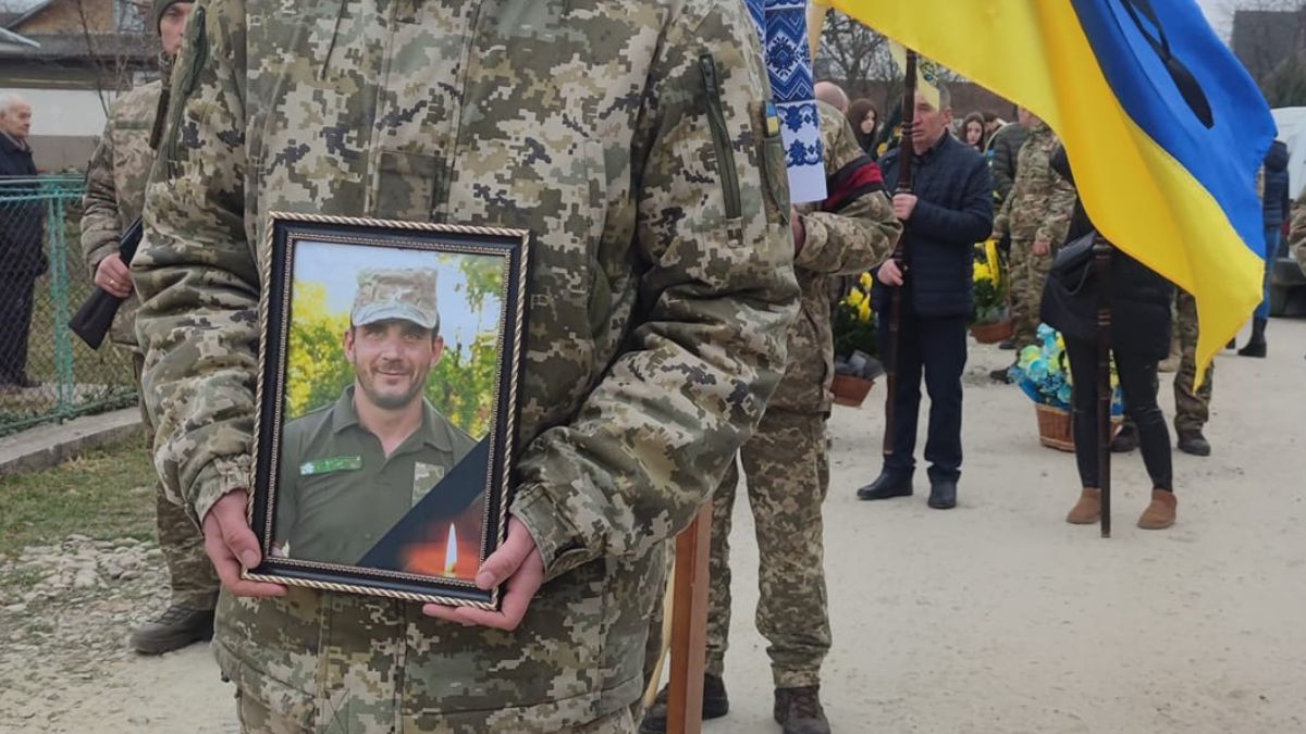 У Ланчині провели в останню дорогу Героя Володимира Вибранського 2