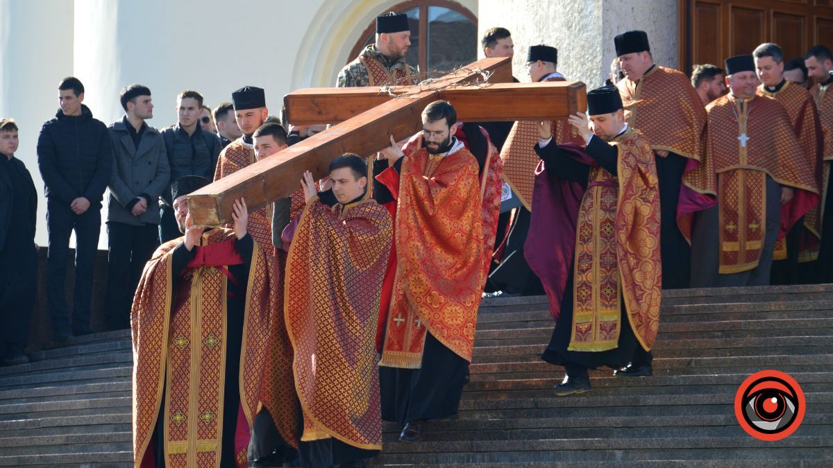 У Коломиї відбулася численна Хресна Дорога вулицями міста 1