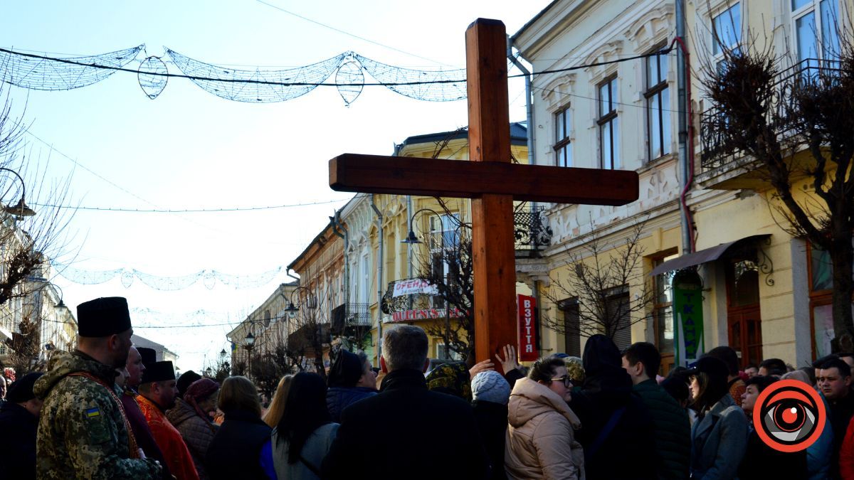 У Коломиї відбулася численна Хресна Дорога вулицями міста 14