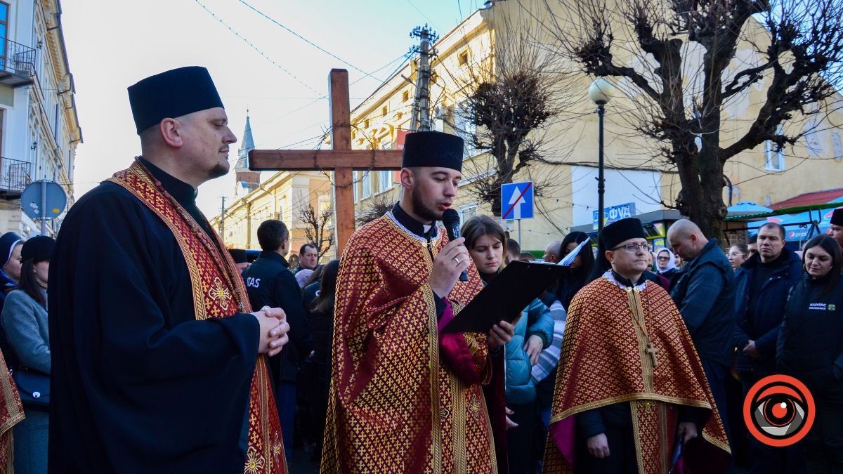 У Коломиї відбулася численна Хресна Дорога вулицями міста 21