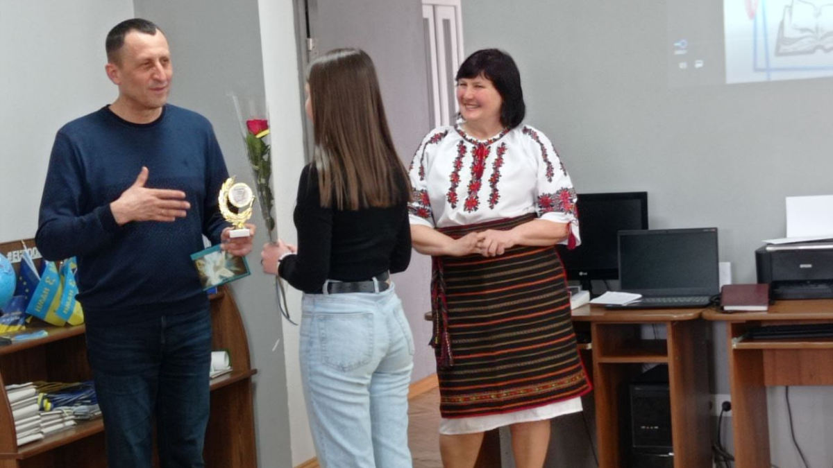 "Поезія єднає серця": у Печеніжині відбулася зустріч поетів 3