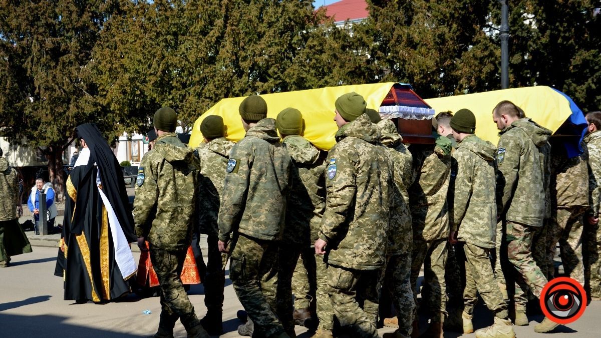 Коломия провела в останню дорогу Героїв Олександра Ганущака та Андрія Чемериса 18