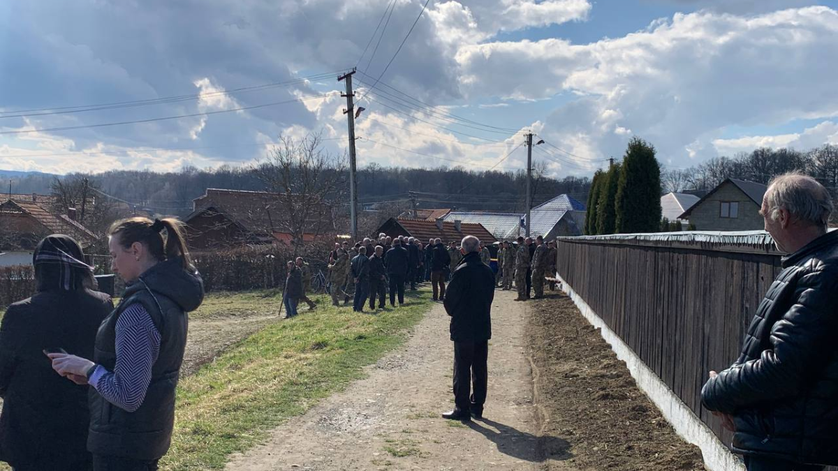 У Мишині на вічний спочинок провели Героя Михайла Ткачука 3