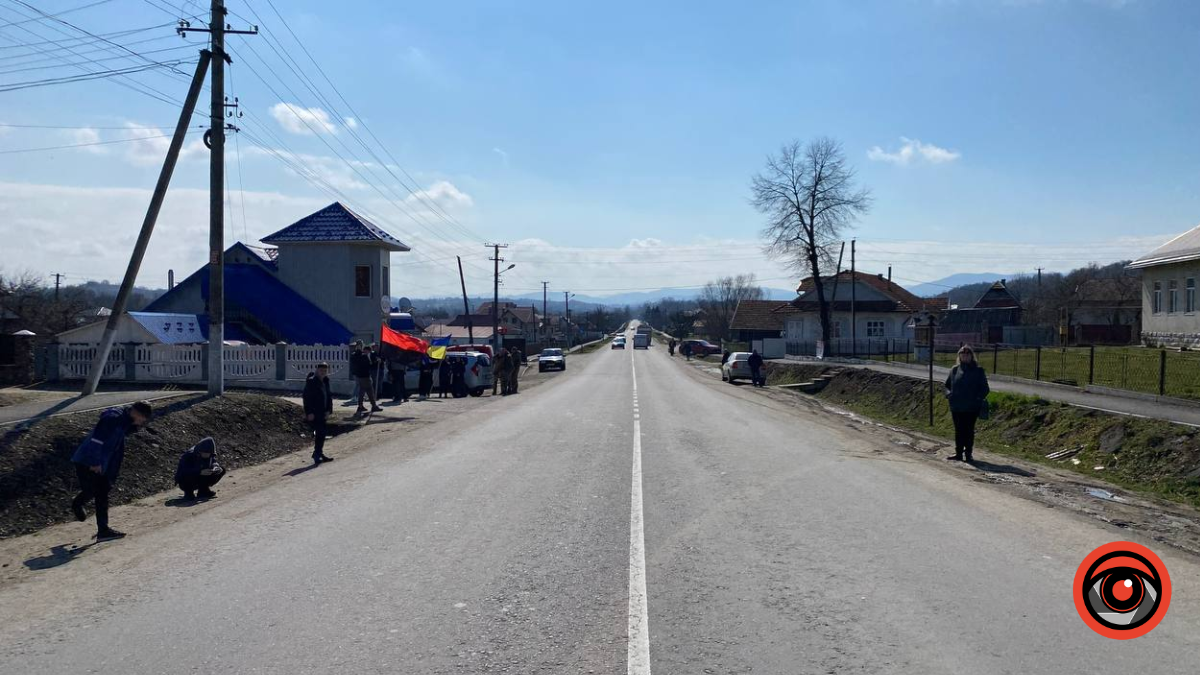 У Мишині на вічний спочинок провели Героя Михайла Ткачука 1