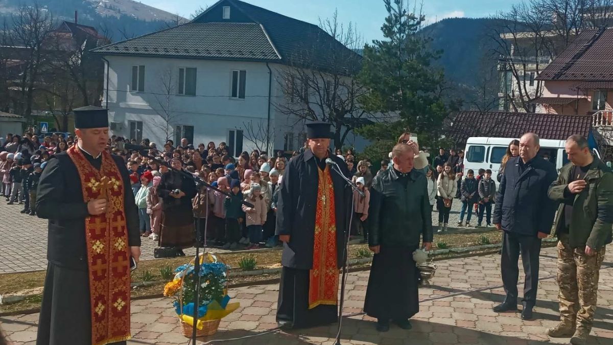 У Верховині відкрили меморіальну дошку на честь Андрія Дідківського 2