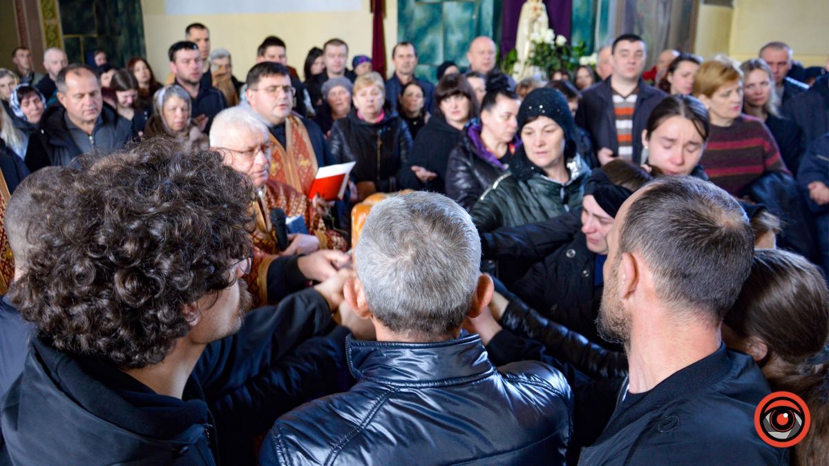 У Коломиї без почестей провели в останню дорогу військового Івана Дзумедзея 9