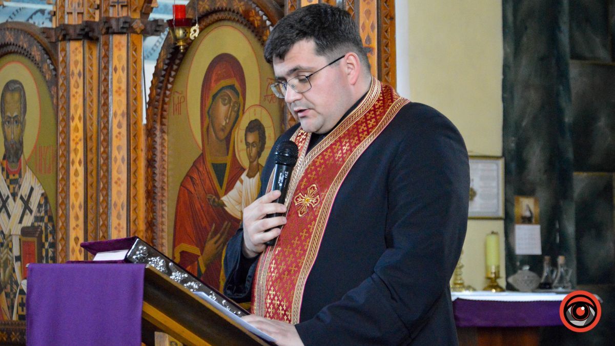 У Коломиї без почестей провели в останню дорогу військового Івана Дзумедзея 10