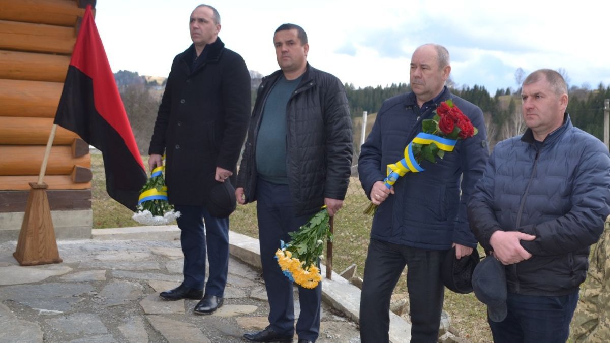 На Верховинщині відкрили меморіальну дошку загиблому Герою Владиславу Білатчуку 5