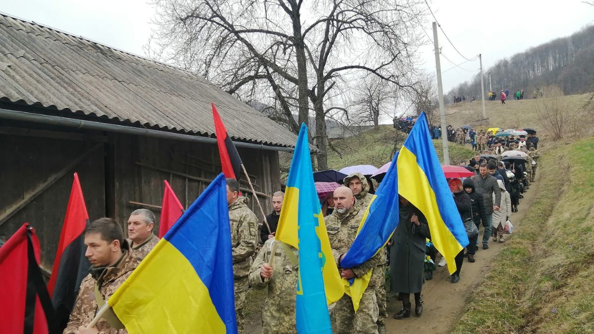 Слобода провела в останню дорогу Героя Миколу Гриджука 1