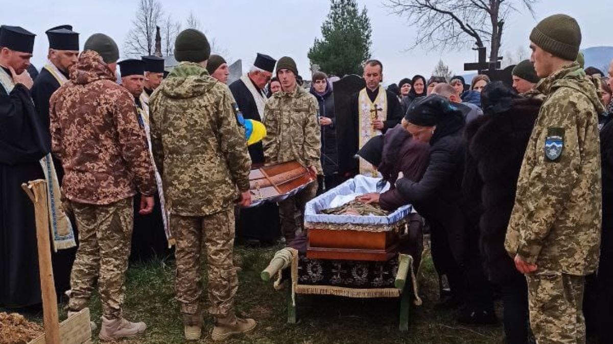 Слобода провела в останню дорогу Героя Миколу Гриджука 6