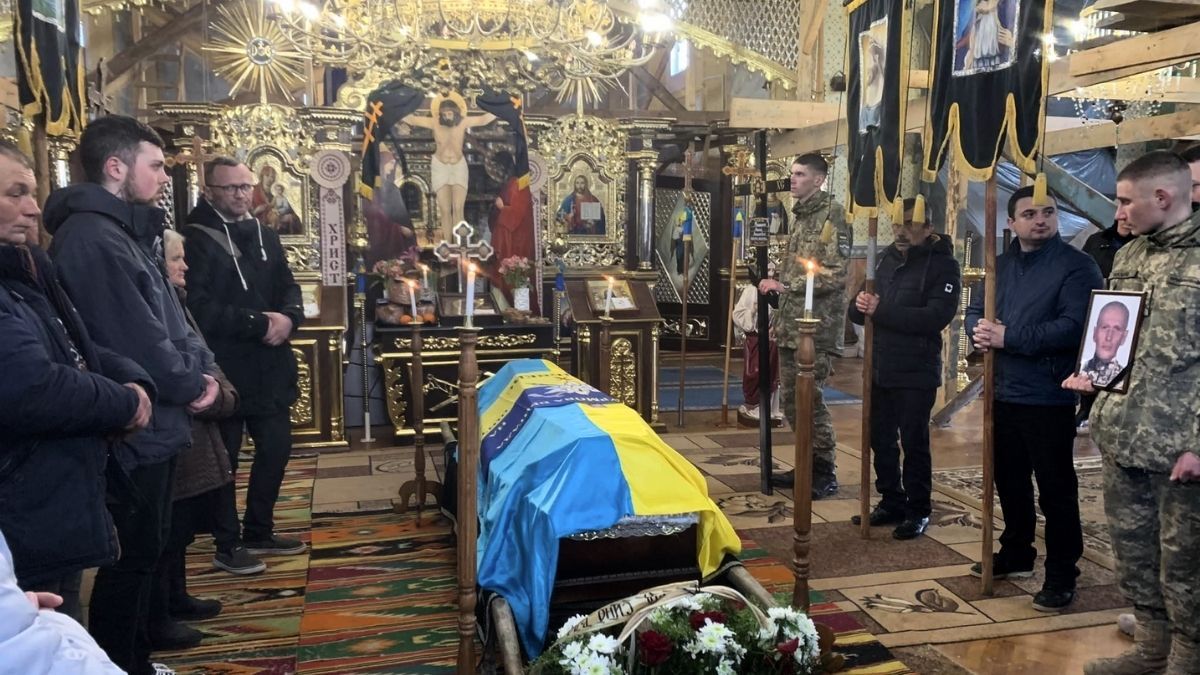 Мишин провів на вічний спочинок Героя Василя Рошканюка 2