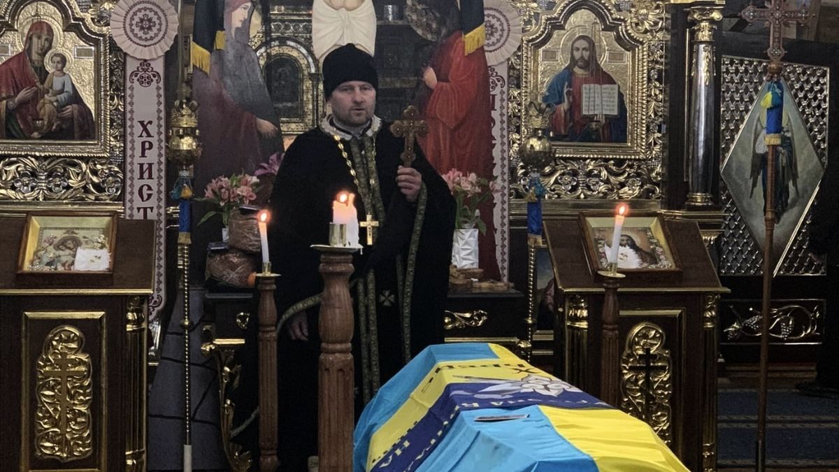 Мишин провів на вічний спочинок Героя Василя Рошканюка 1