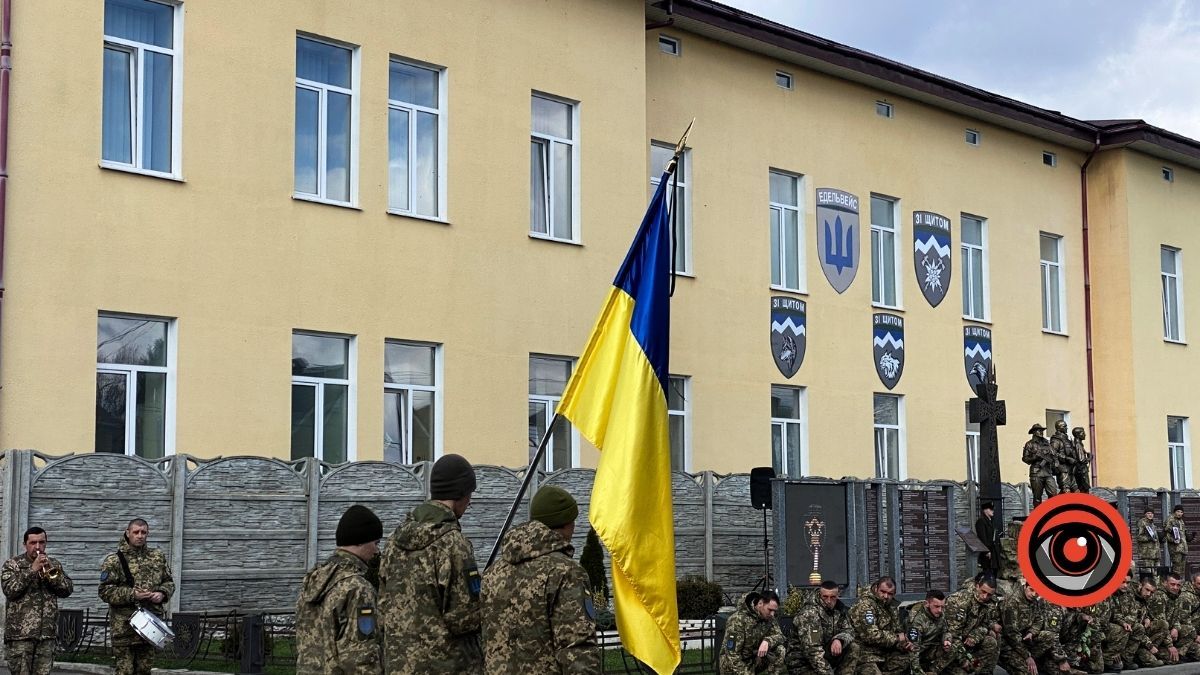 Коломия зустріла загиблих Героїв Василя Рошканюка та Миколу Гриджука 8