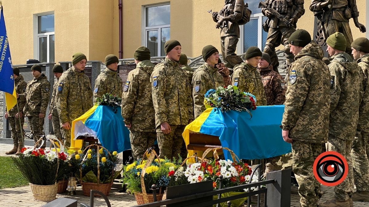 Коломия зустріла загиблих Героїв Василя Рошканюка та Миколу Гриджука 15