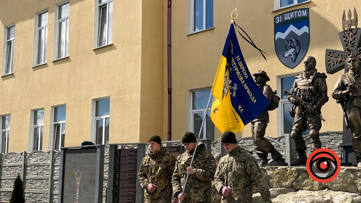Коломия зустріла загиблих Героїв Василя Рошканюка та Миколу Гриджука 17