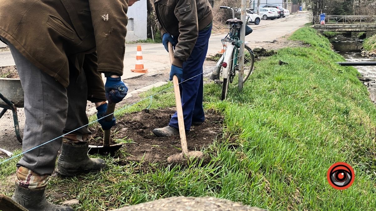 На вул Тарабалки у Коломиї працюють комунальники: що вони роблять? 2