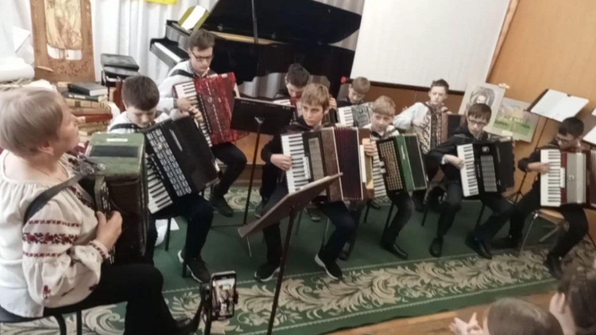 Вихованці дитячої музичної школи №2 організували музичне дійство "Ген нації" 3