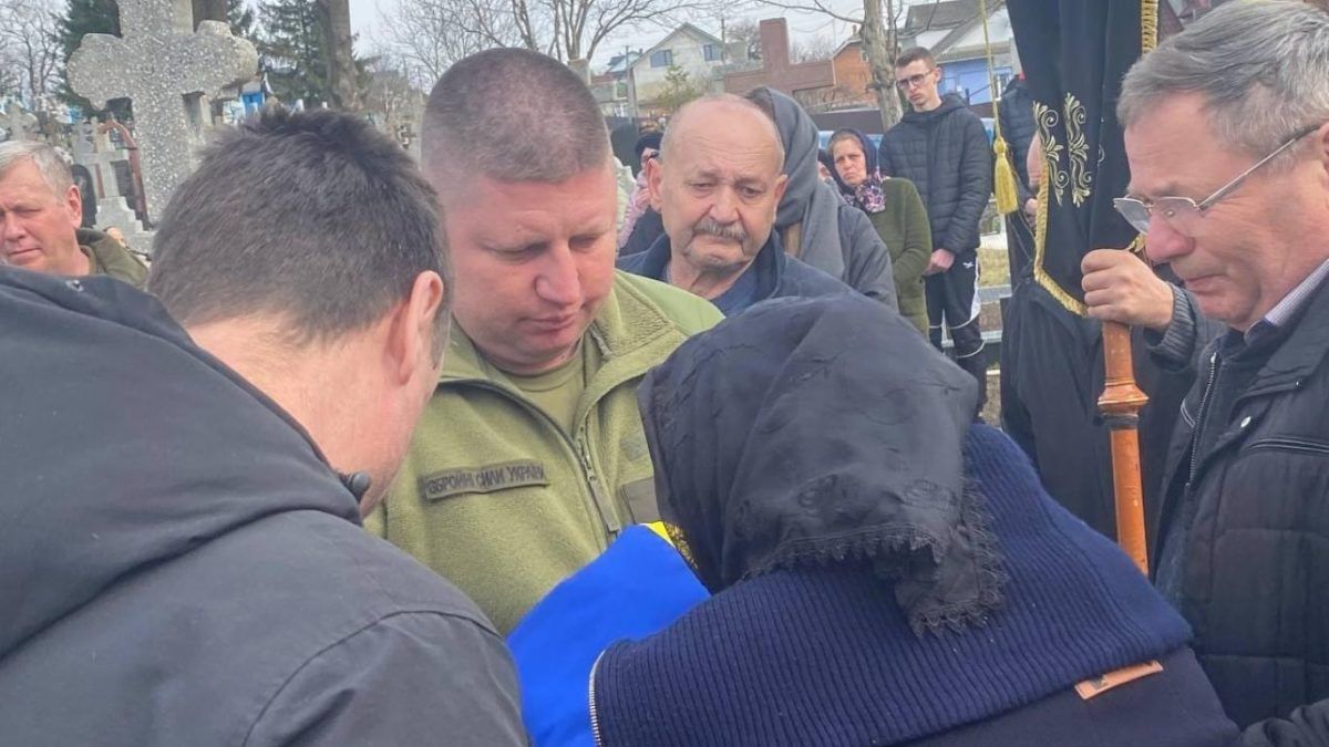 На Городенківщині провели в останню дорогу загиблого Героя Івана Грищука 4
