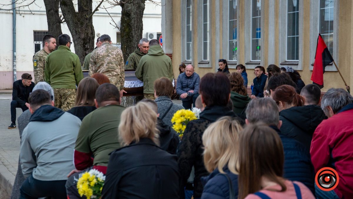 Коломия на колінах зустріла Героя Назарія Цигана 9