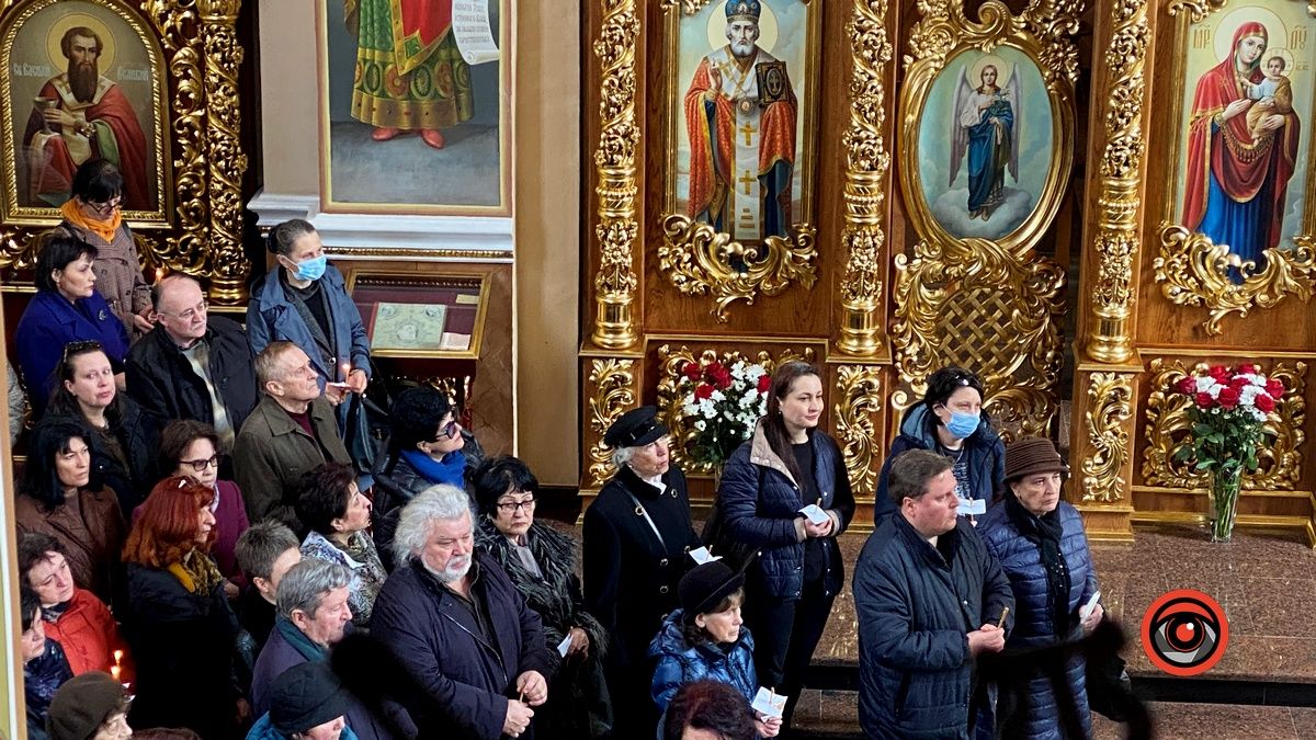 У Коломиї провели в останню дорогу геніального композитора Олександра Козаренка 3