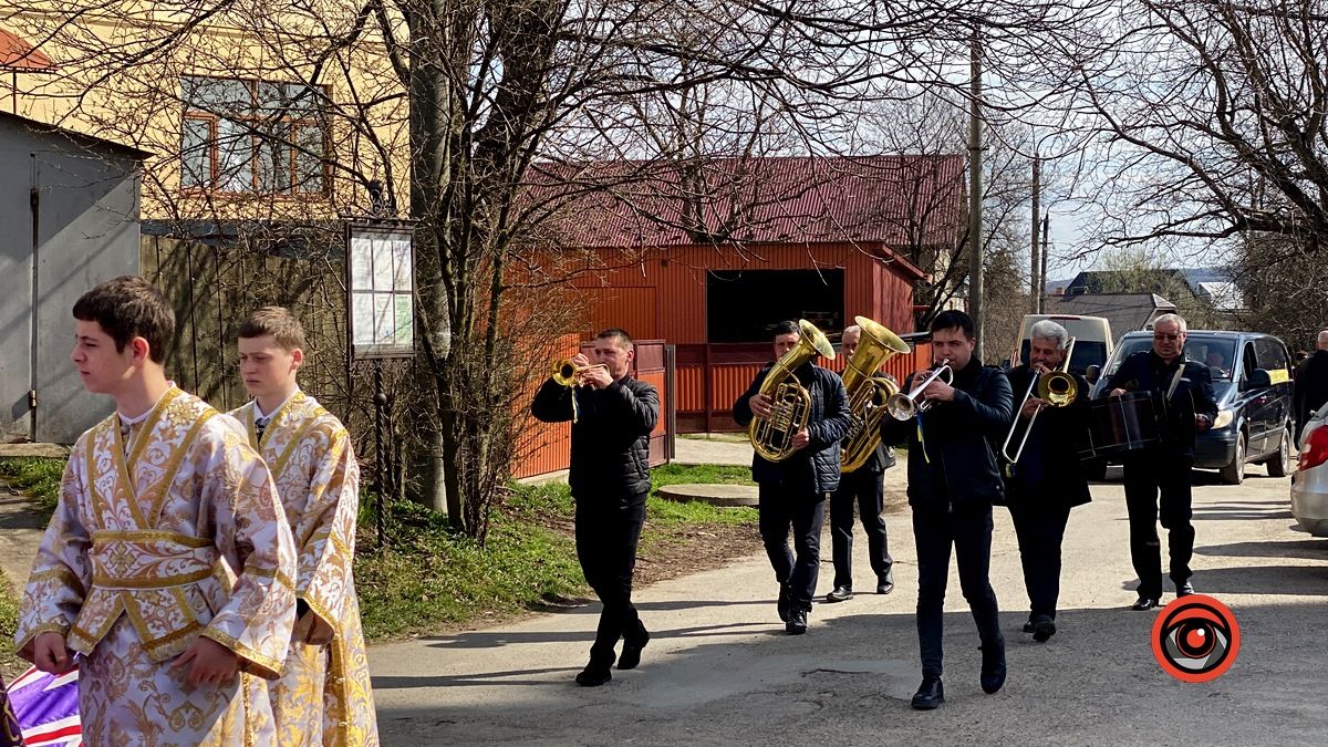 У Коломиї провели в останню дорогу геніального композитора Олександра Козаренка 13