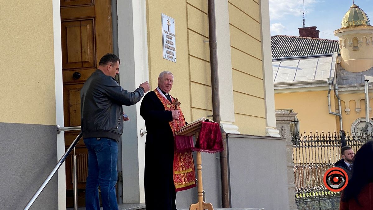У Коломиї провели в останню дорогу геніального композитора Олександра Козаренка 17