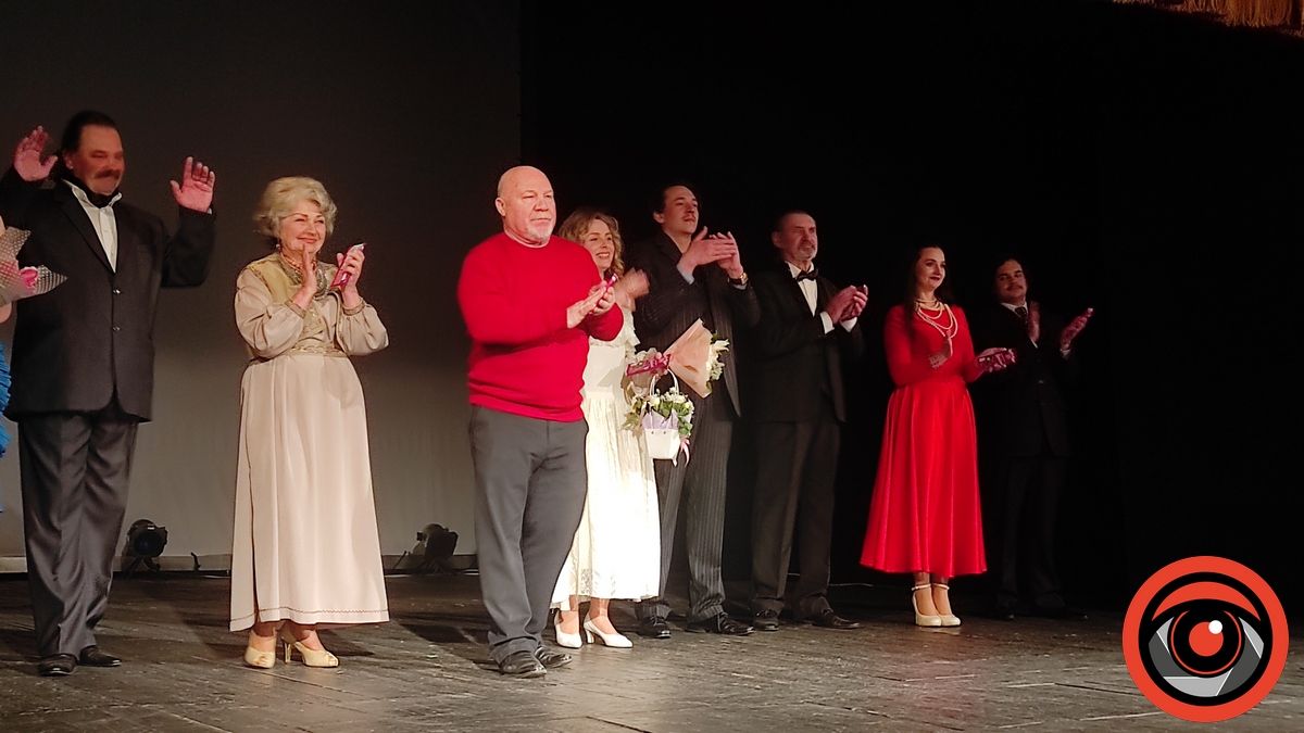 Коломийський театр дав прем'єру вистави про Квітку Цісик 1