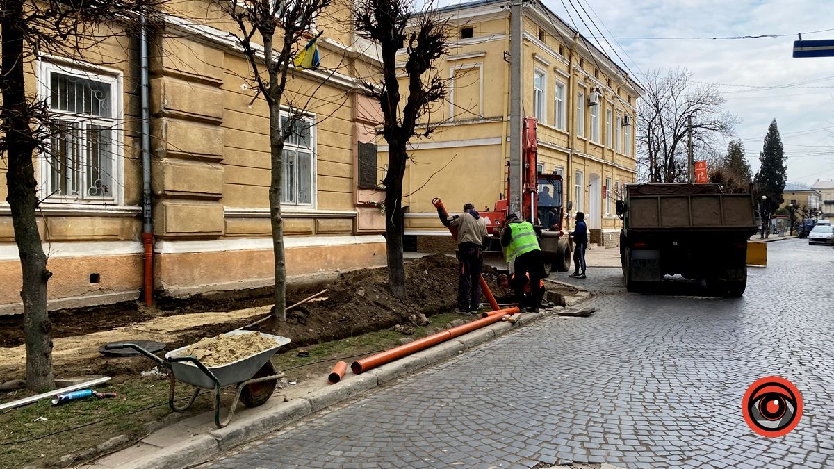 До уваги водіїв: у Коломиї перекрили частину вулиці Франка 3