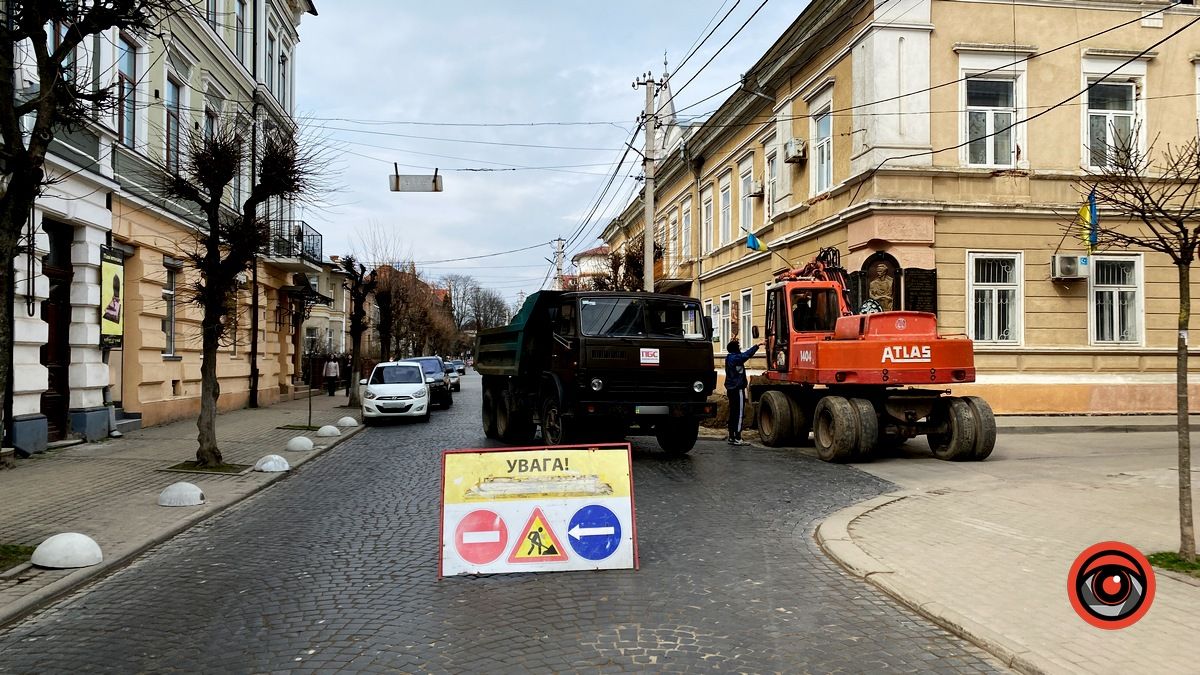 До уваги водіїв: у Коломиї перекрили частину вулиці Франка 1