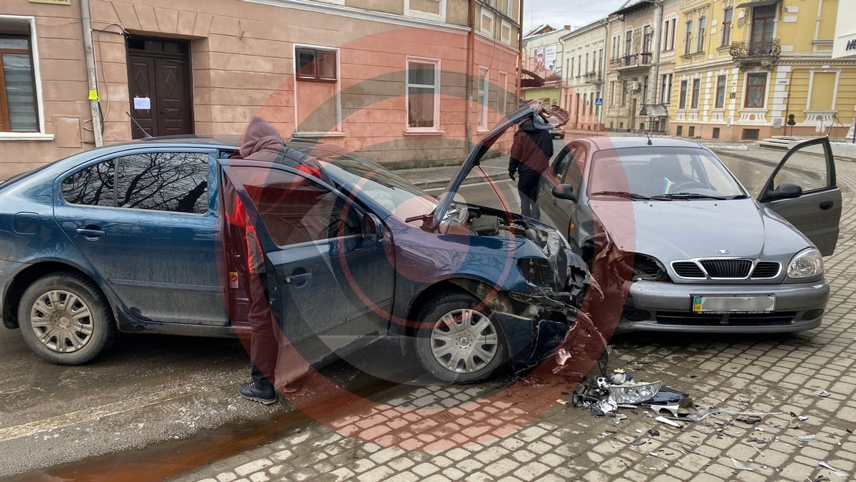 ДТП на вулиці Шевченка у Коломиї: рух ускладнений 2