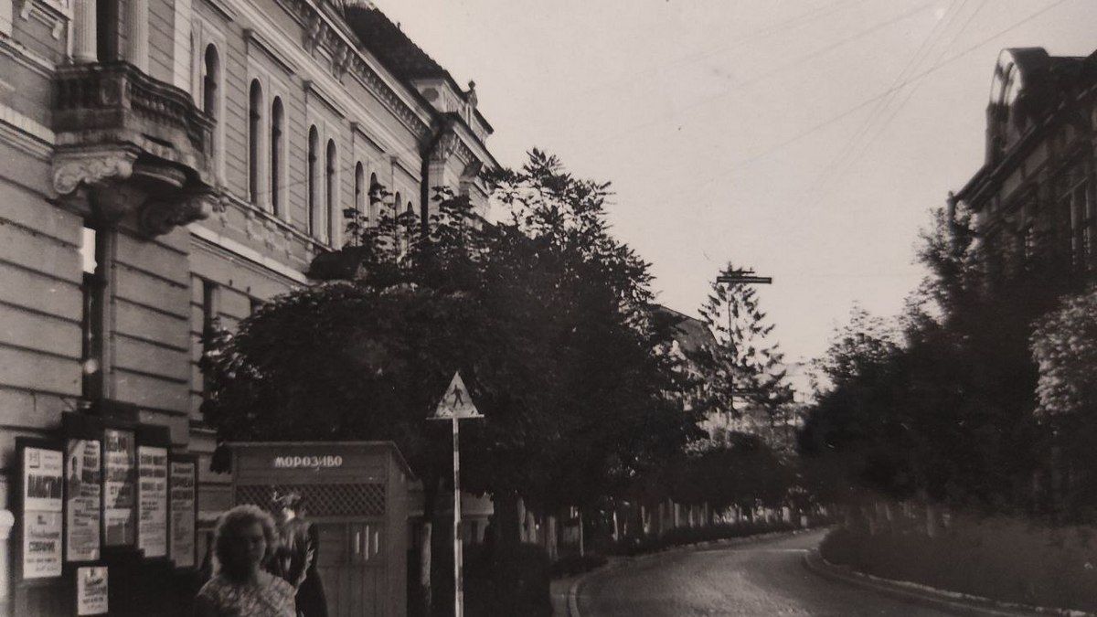 вул. Театральна